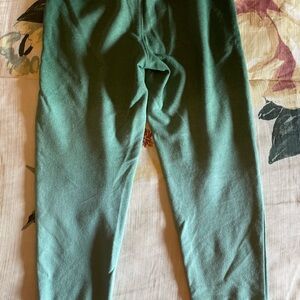 Kids Green Fleece Jogger Pants. Size 6/7